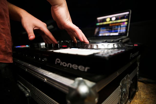 1722993449856541.jpg pexels-maorattias-5191720.jpg